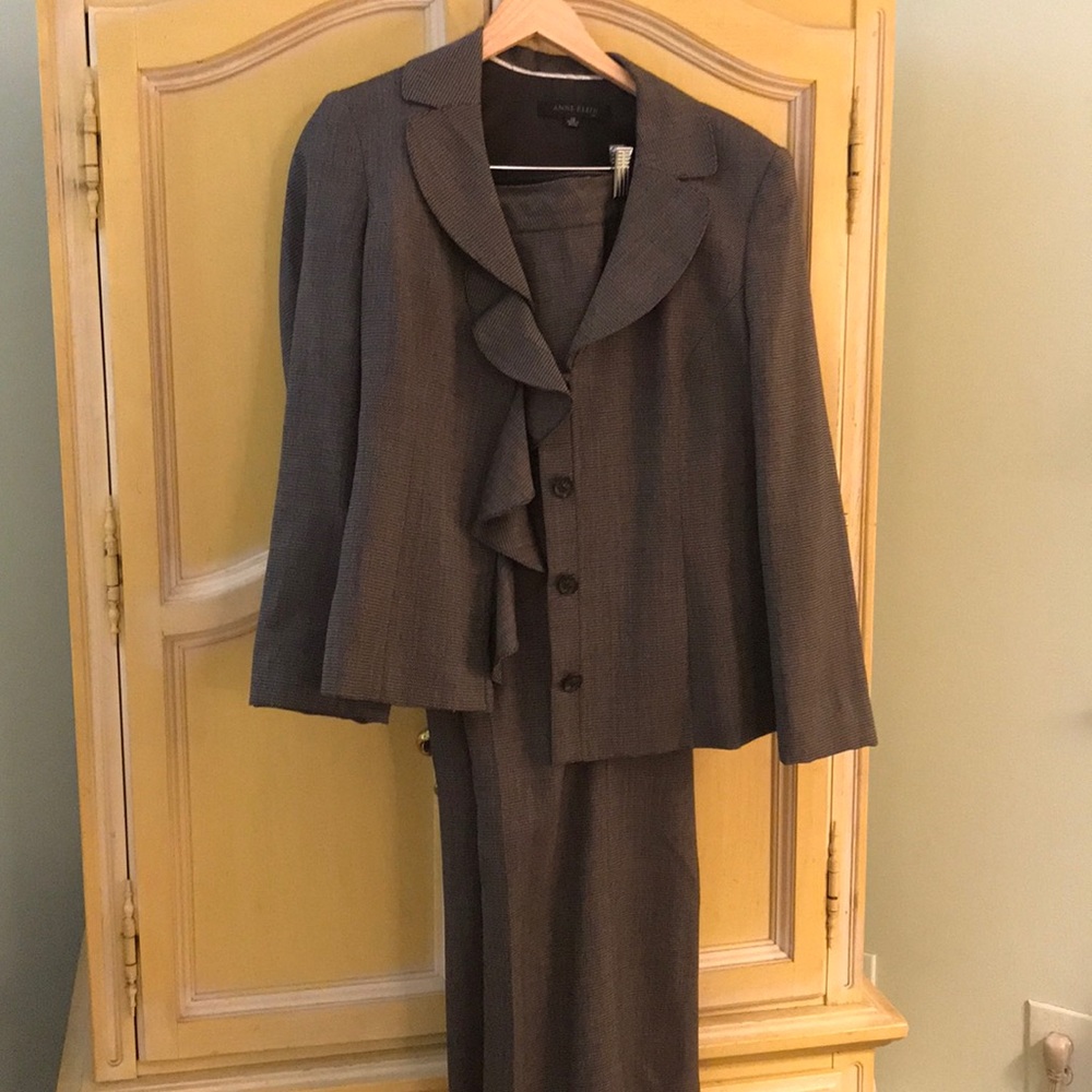 Anne Klein pants suit